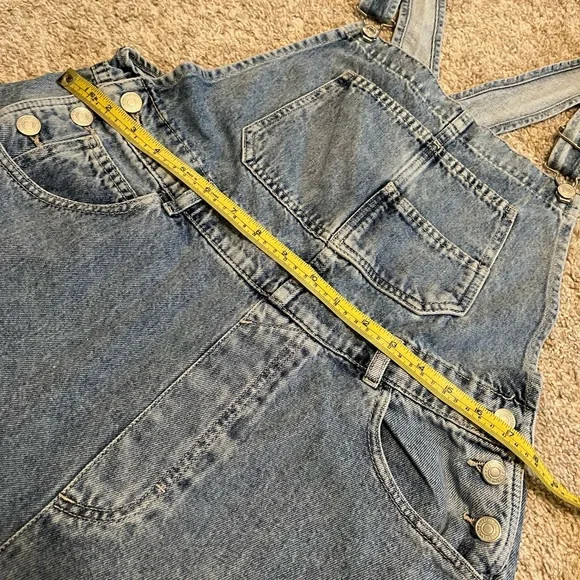 WE THE FREE Ziggy Blue Denim Women’s Overalls (size L) - Picture 12 of 15